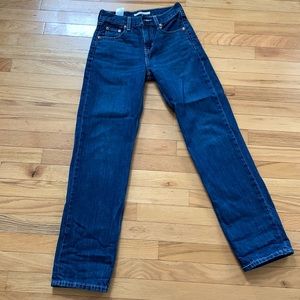 Levis Low Pro Straight size 23